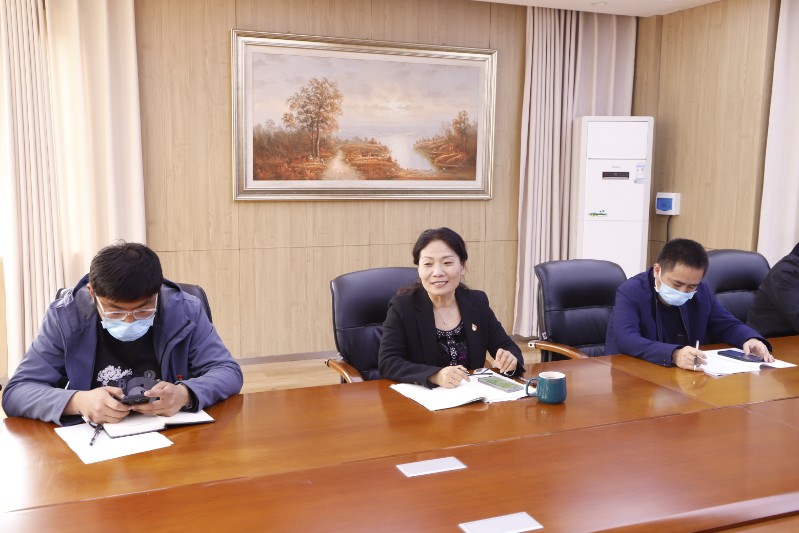 副校長陳紅霞就推進學(xué)校課程思政建設(shè)提出要求.JPG