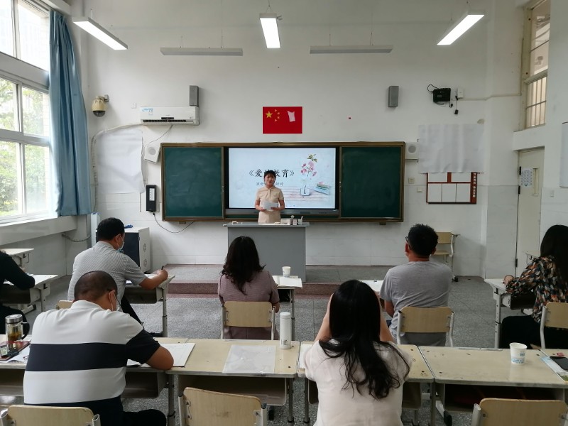 毛婷婷老師講述班級教育故事.jpg