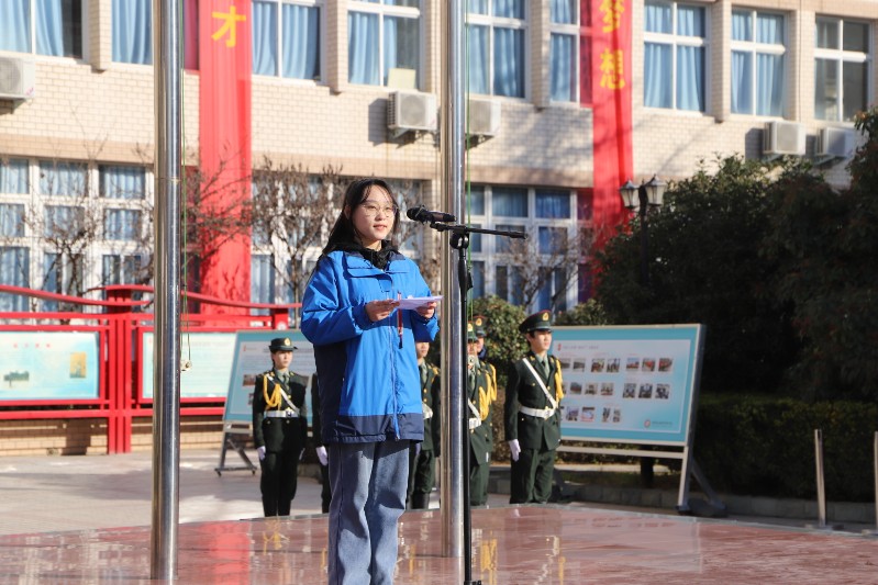 學(xué)生代表發(fā)言.JPG