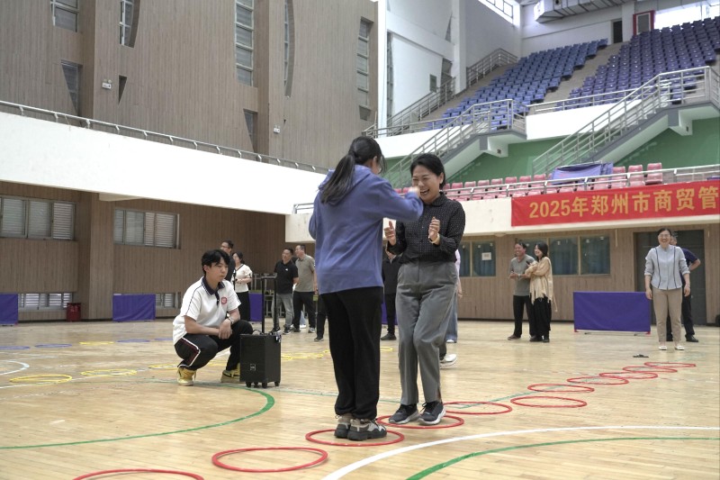 “狹路相逢 共戰(zhàn)云程”.jpg